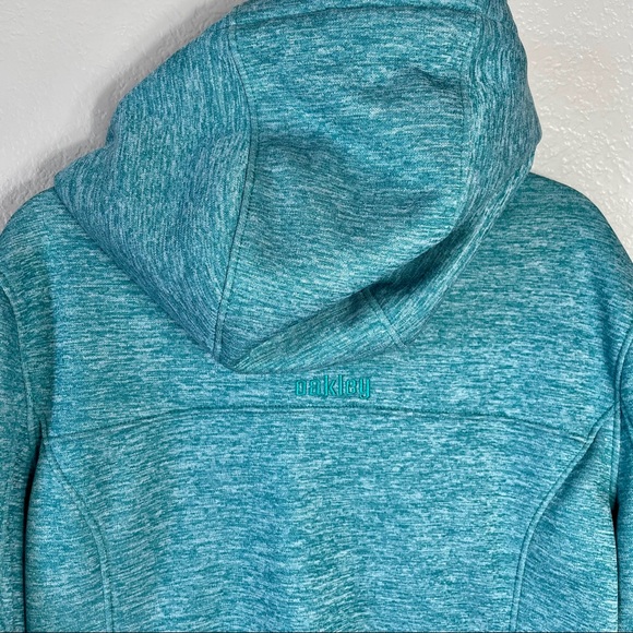 Oakley Wind and Water Resistant Hooded Jacket - Picture 5 of 15